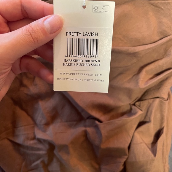 Pretty Lavish Set by Lydia Tomlinson Collection - Picture 3 of 4